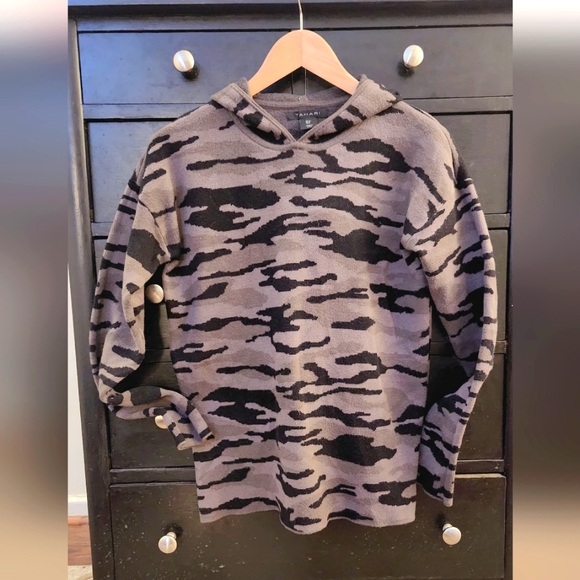 Tahari Women's Camouflage Knit Hoodie Sweater Sz Small Perfect Condition - Picture 1 of 4